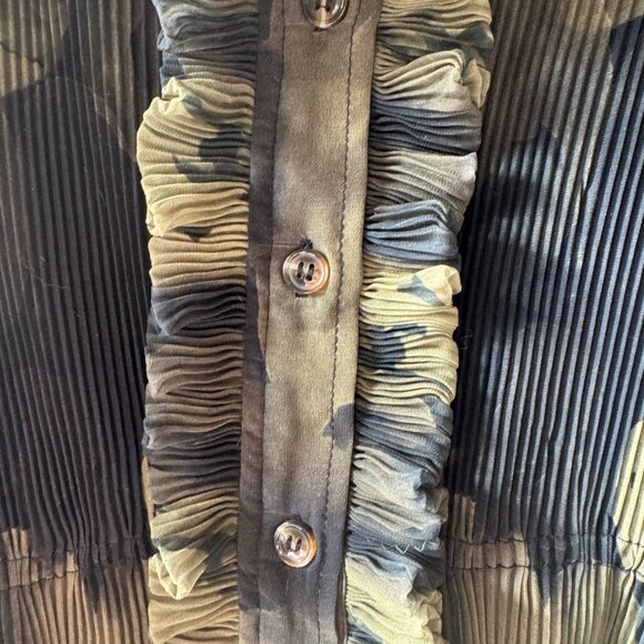 GANNI Pleated Georgette Balloon-sleeve Dress in Black and Olive Green - Picture 3 of 7